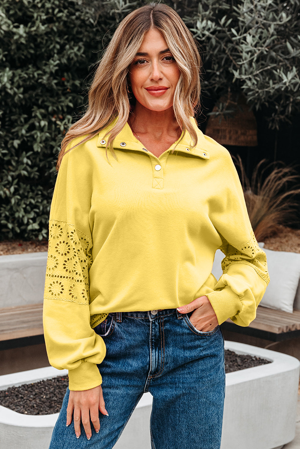 Sweat femme brodé, patchwork, boutonnée — jaune