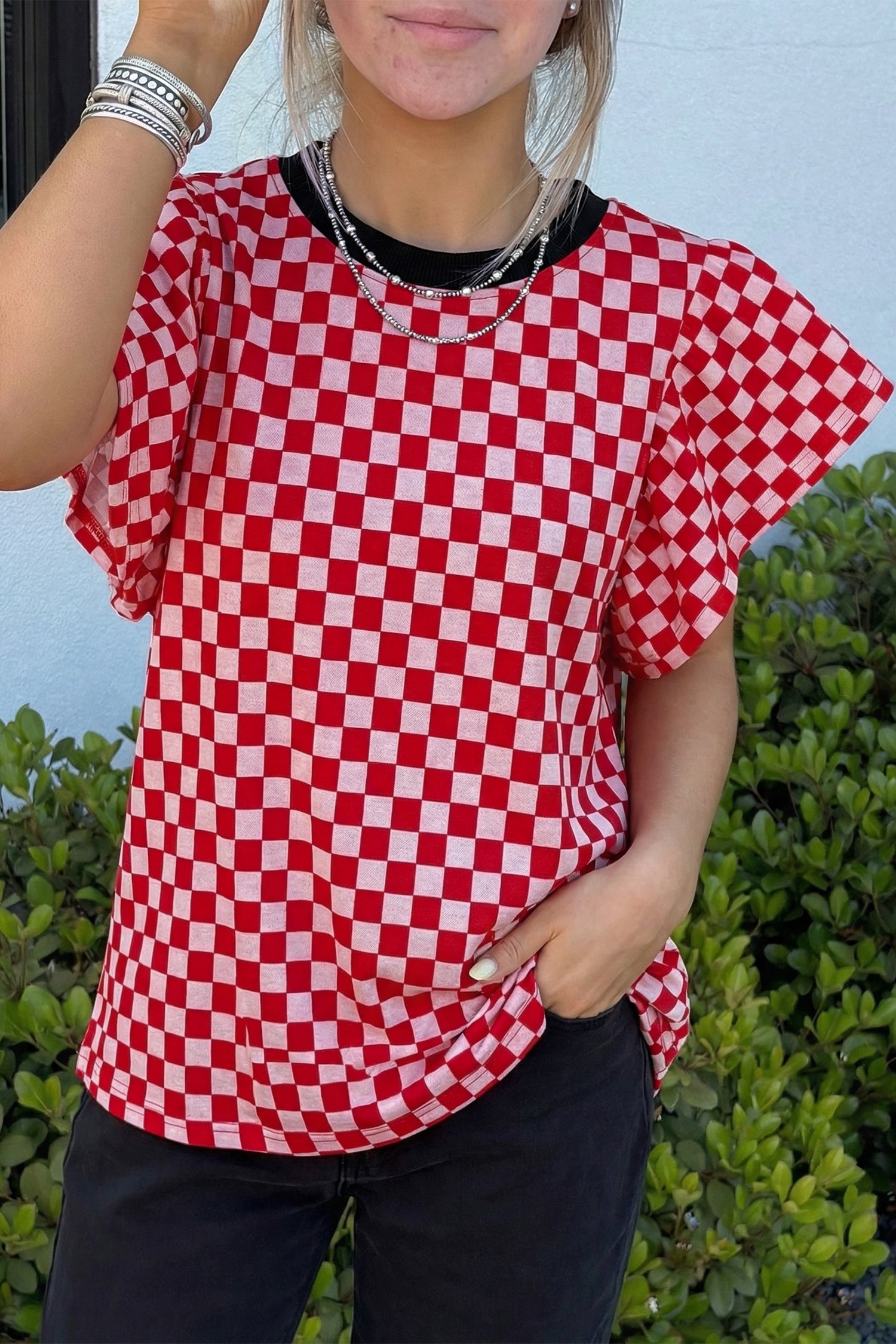 Haut femme à carreaux, à volants, manches courtes, col rond, bordure contrastée — rouge