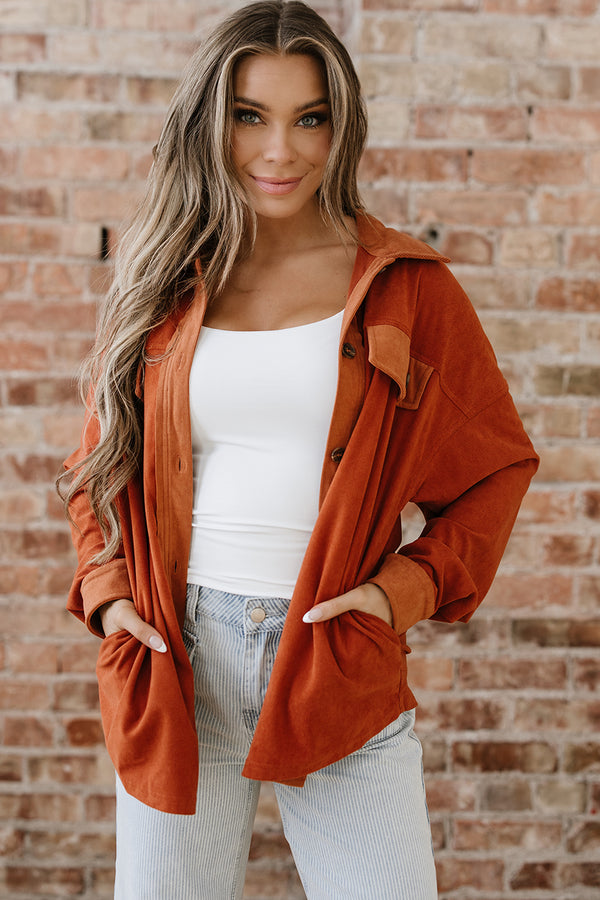 Pièce mode femme velours, poches, épaules tombantes, casual — doré