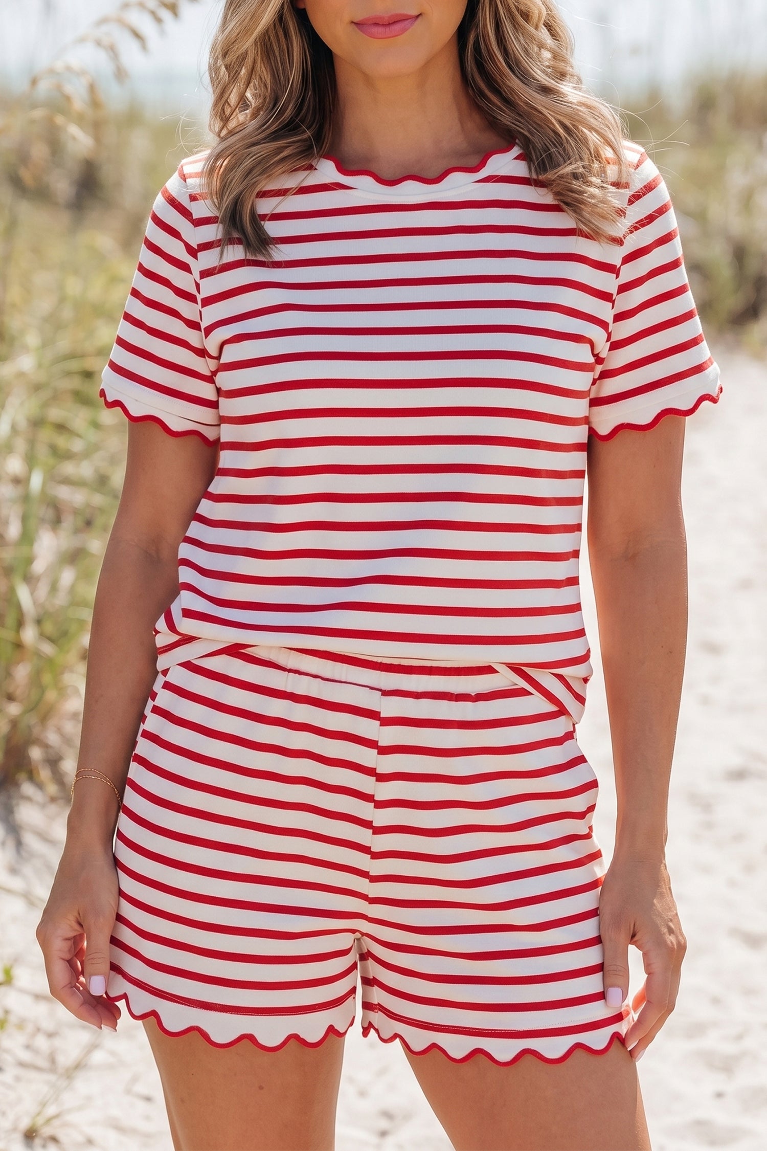 Red Stripe Scallop Trim Casual Top 2pcs Short Set femme