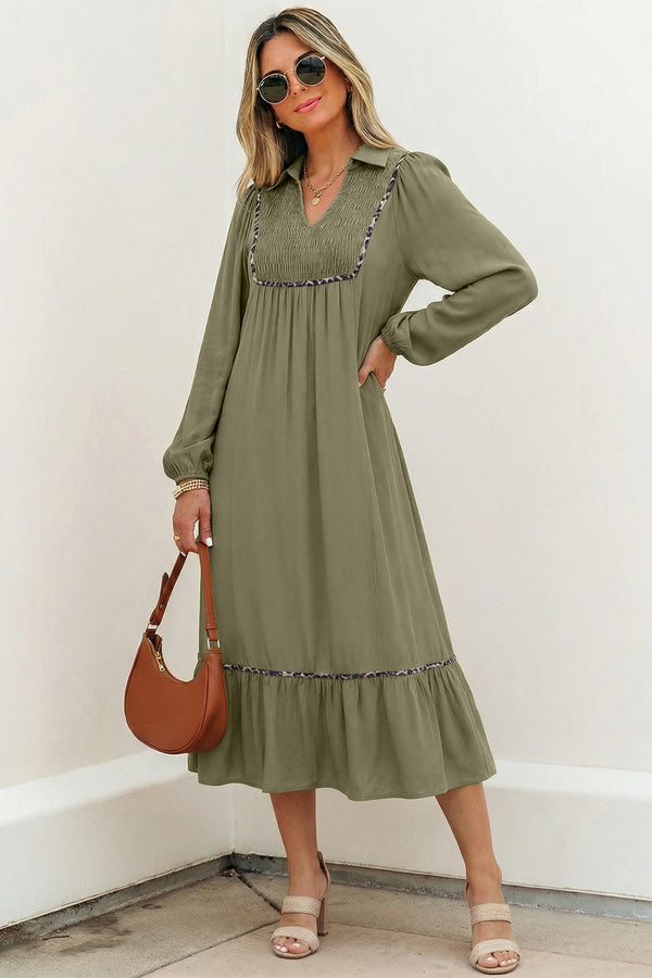Robe femme léopard, smocké, manches bracelet, col V