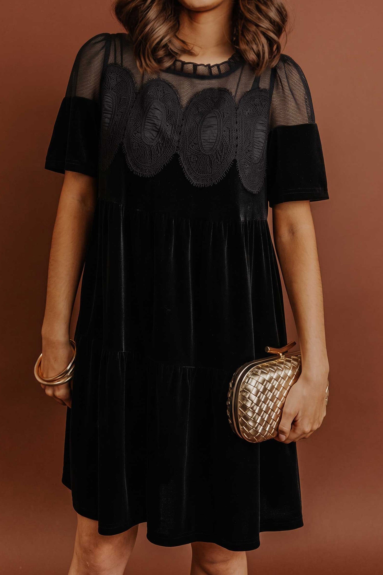 Robe femme brodé, velours, manches courtes, mini — noir