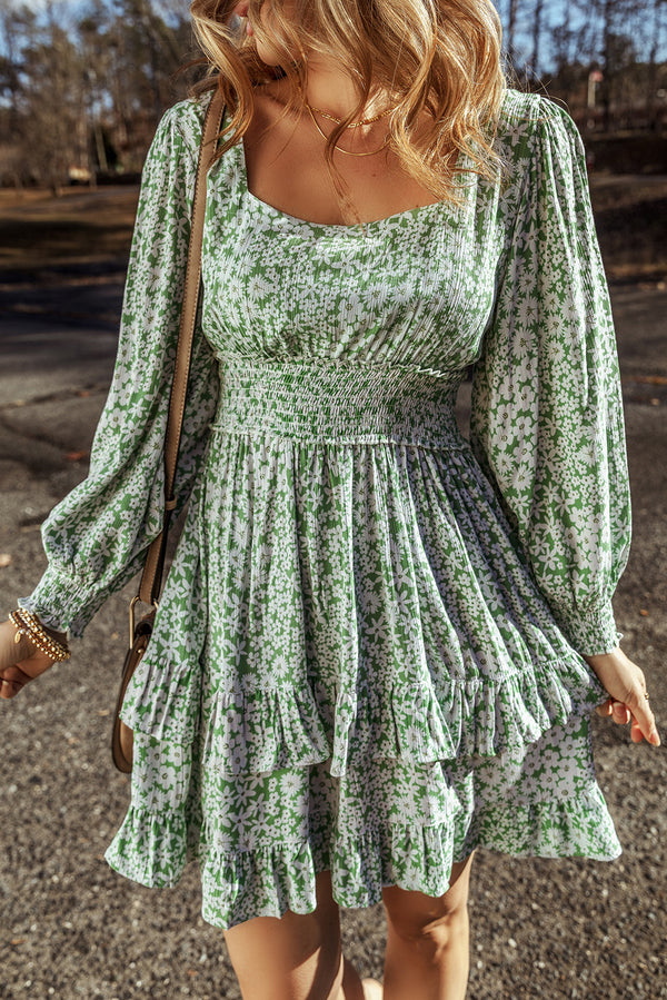 Robe courte femme floral, à volants, smocké, à étages — vert