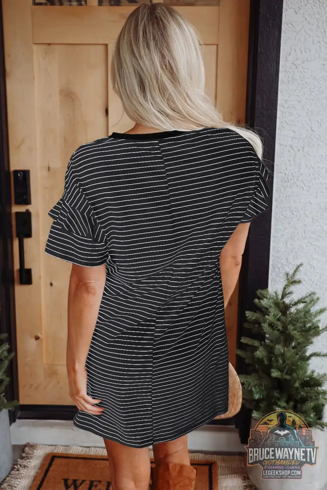 Blanc Stripe à volants à manches courtes à manches à manches à manches courtes à manches - Dresses/T Shirt Dresses