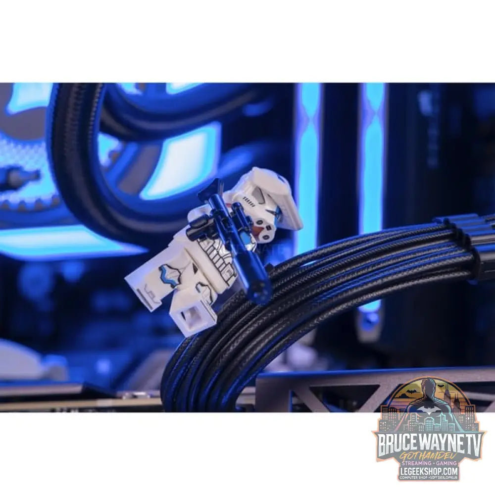 Custom PC Series • iCUE Blue Madness Gaming PC — vue 7