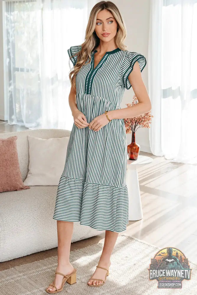Robe midi à rayures doubles à volants et manches courtes avec bordure contrastée et col en V vert - Dresses/Midi Dresses