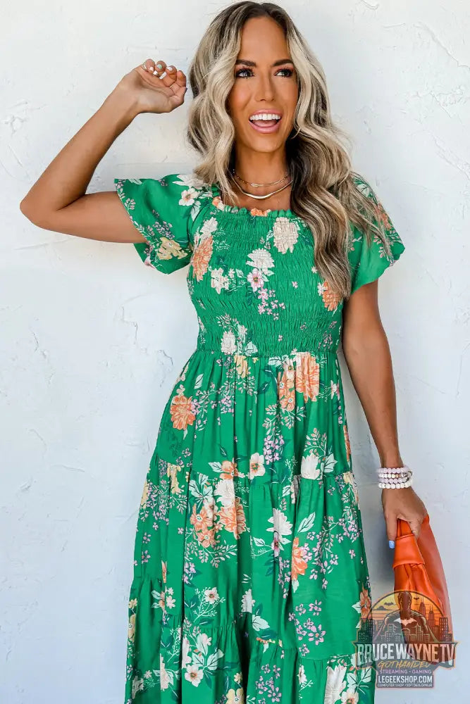 Robe midi smockée à plusieurs niveaux et imprimé floral vert - Dresses/Floral Dresses